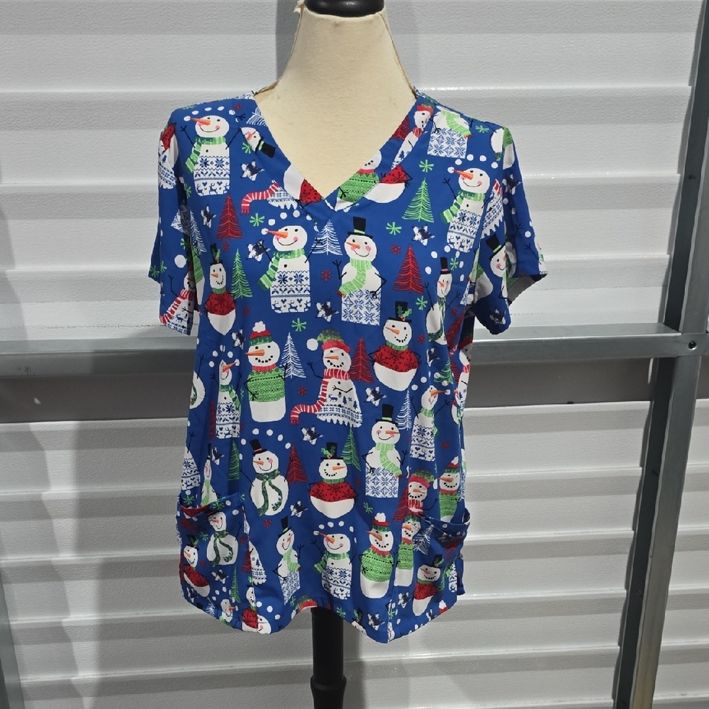 Butter Soft Festive Blue Snowman Print Women's Scrub Top Size Large‎